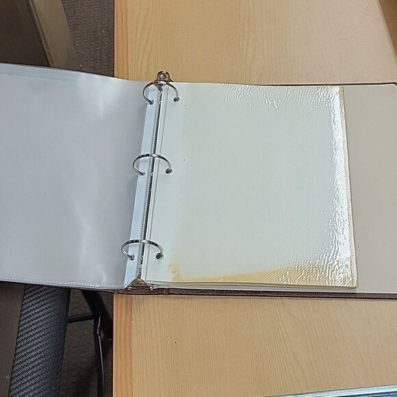 2 large photo albums with self stick/magnetic sleeves - Picture 3 of 14